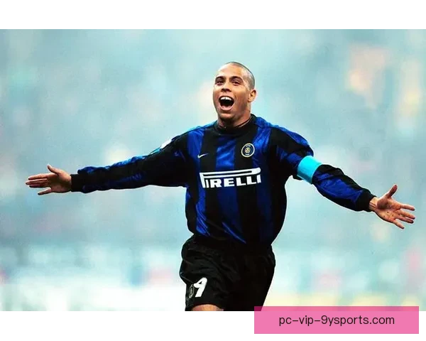 从七号到传奇罗纳尔多球衣号码背后的荣耀与时代足球历史中的象征意义